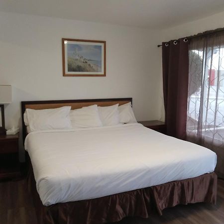 Blue Coast Inn & Suites Brookings Bagian luar foto