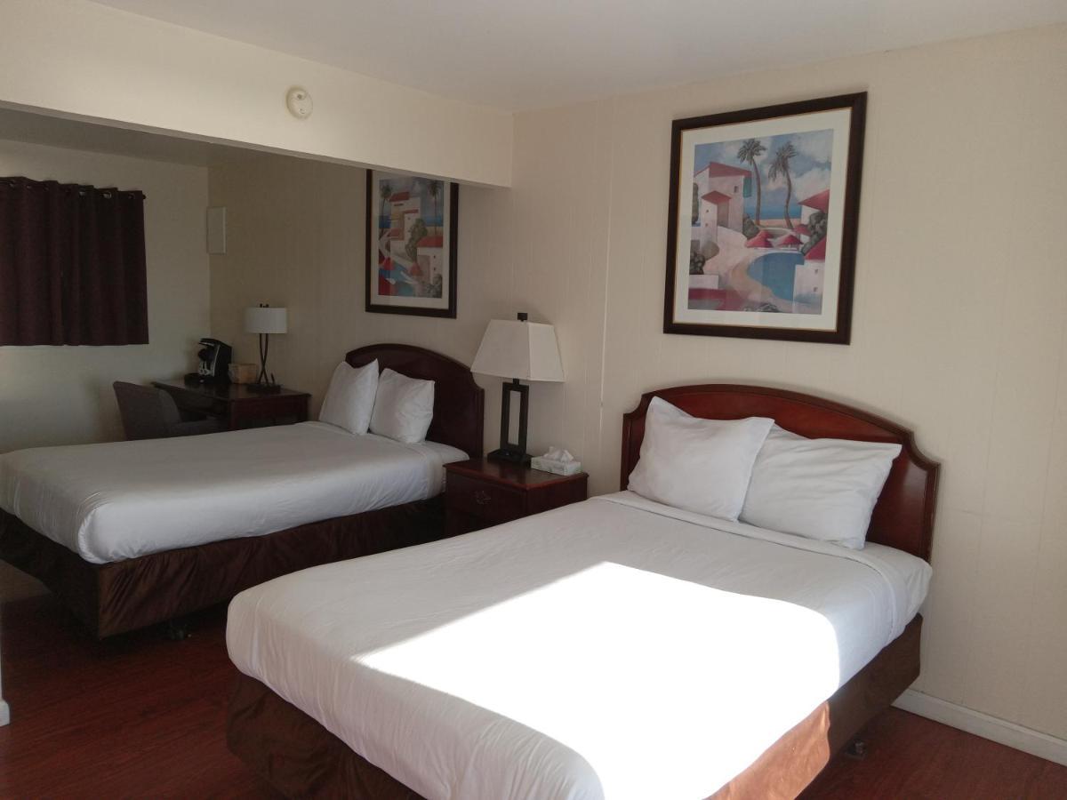 Blue Coast Inn & Suites Brookings Bagian luar foto