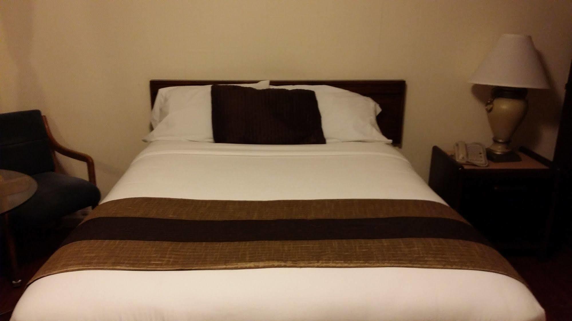 Blue Coast Inn & Suites Brookings Bagian luar foto